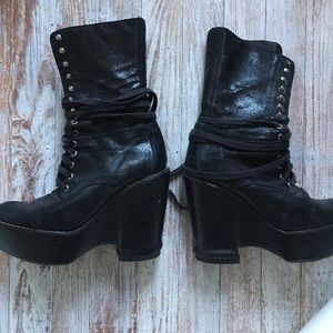 Chloe platform boots